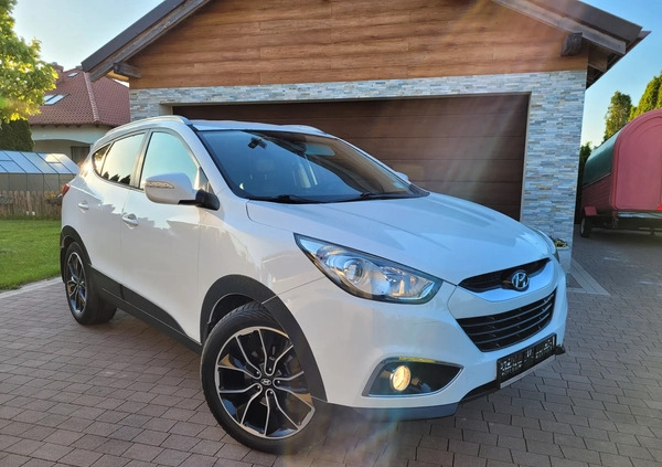 Hyundai ix35 cena 38900 przebieg: 215000, rok produkcji 2013 z Drezdenko małe 137